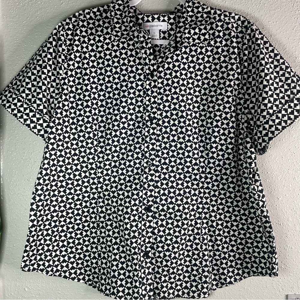 Liz Claiborne Houndstooth Black and White Shirt